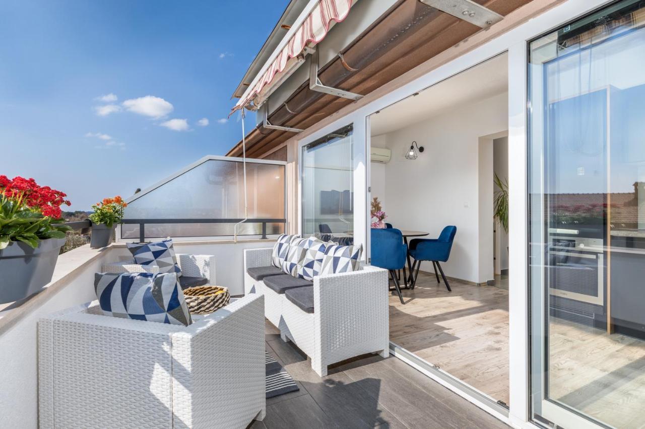 Apartman Nina Fazana Exterior photo