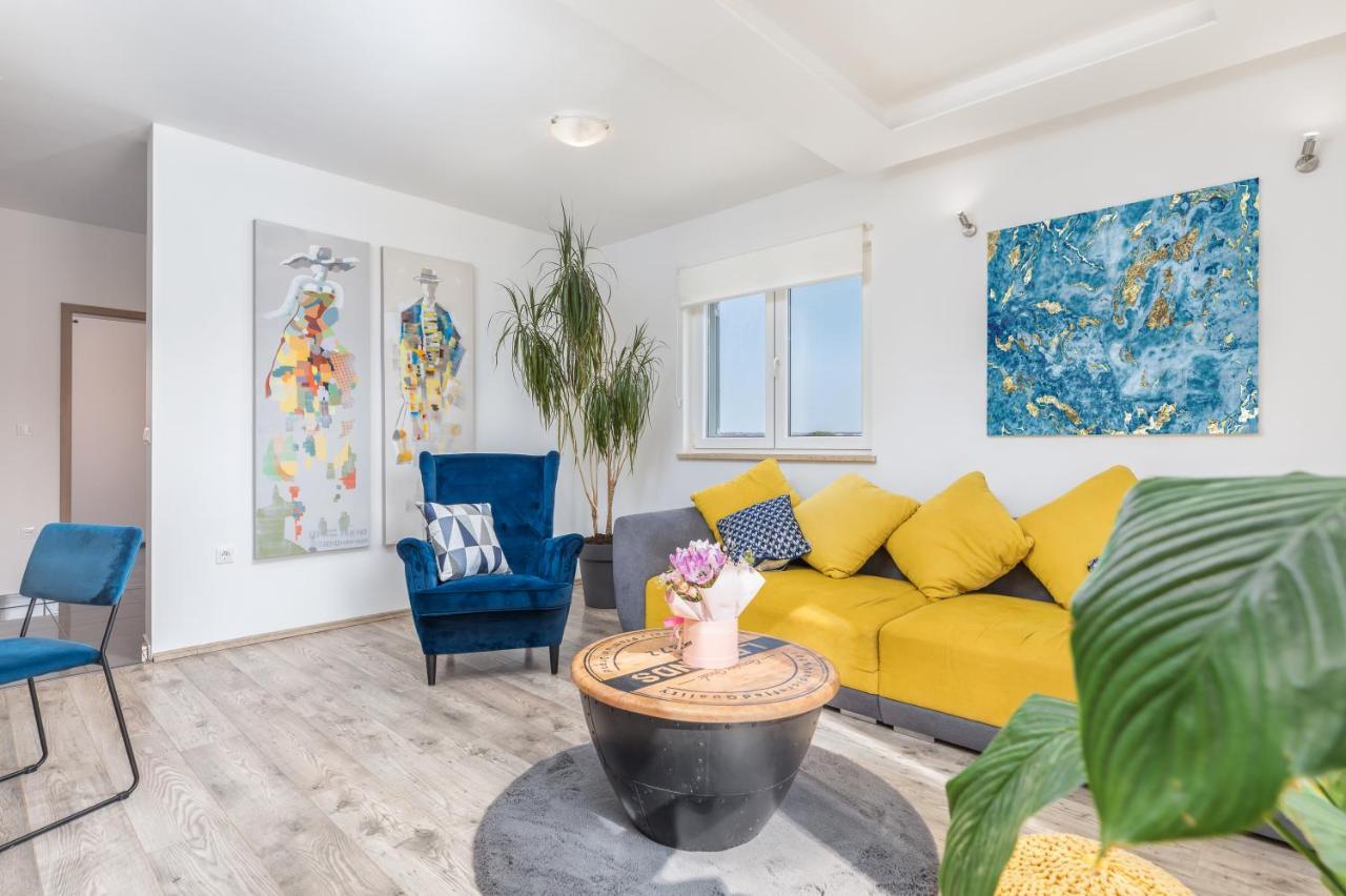 Apartman Nina Fazana Exterior photo