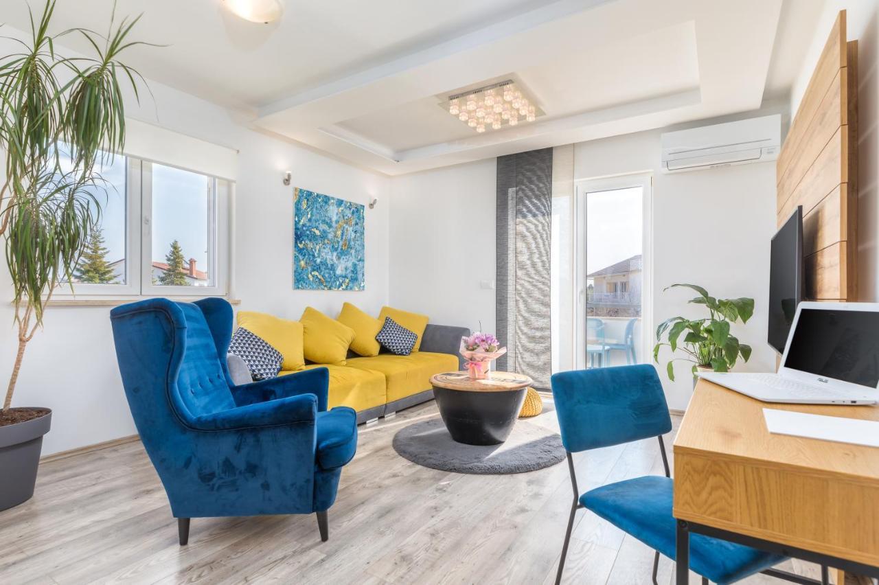 Apartman Nina Fazana Exterior photo